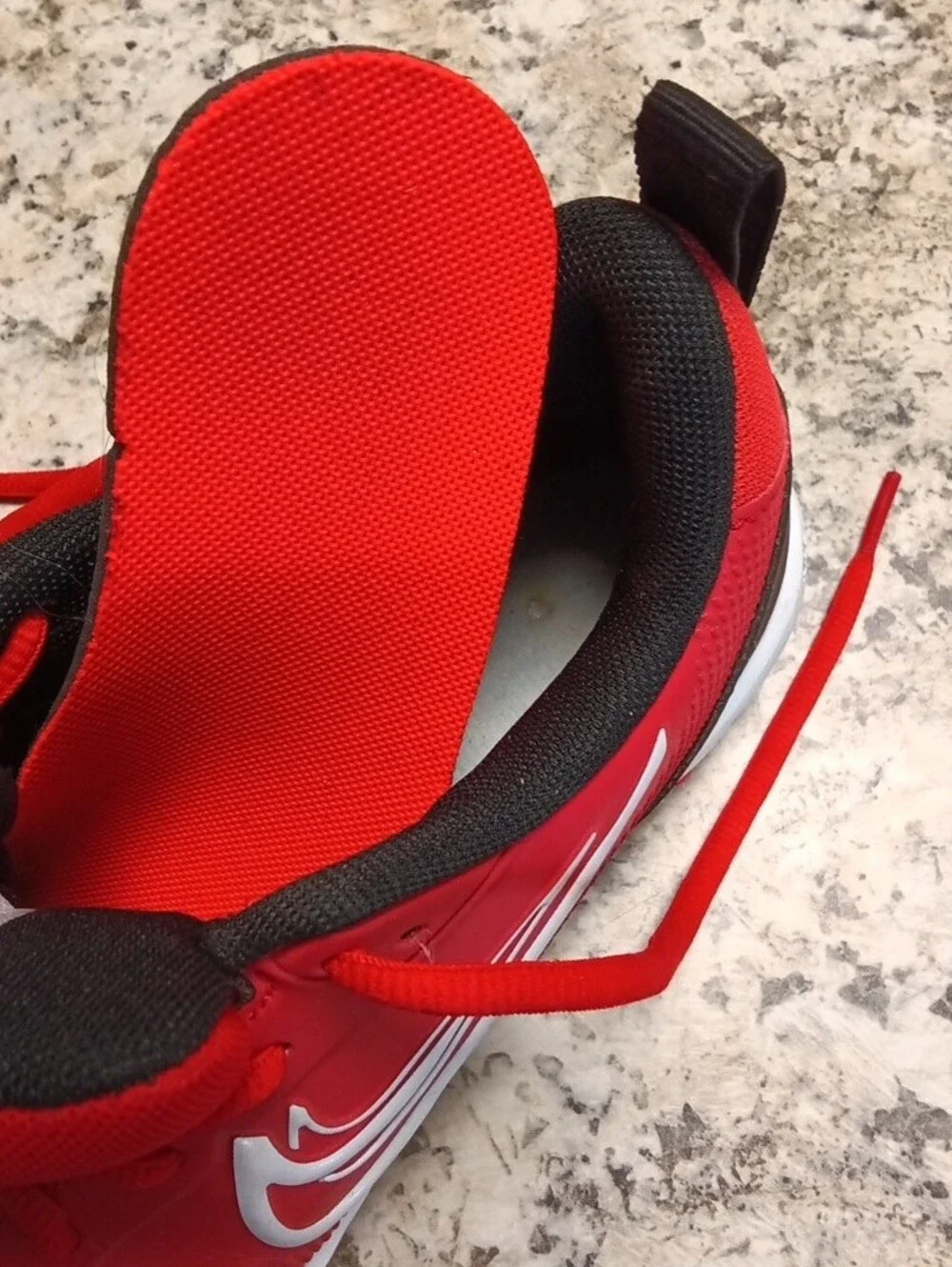 Nike Fastflex Trout Red and Black Sports Cleats Size 4Y